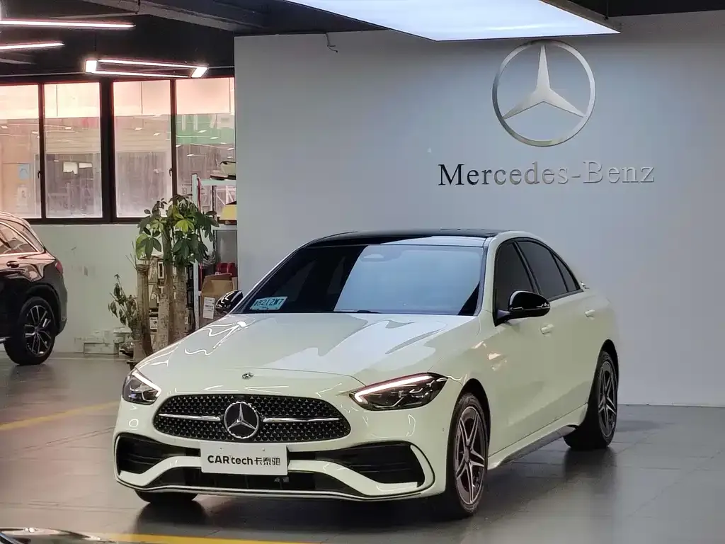 Mercedes-Benz C-Class — фото 1
