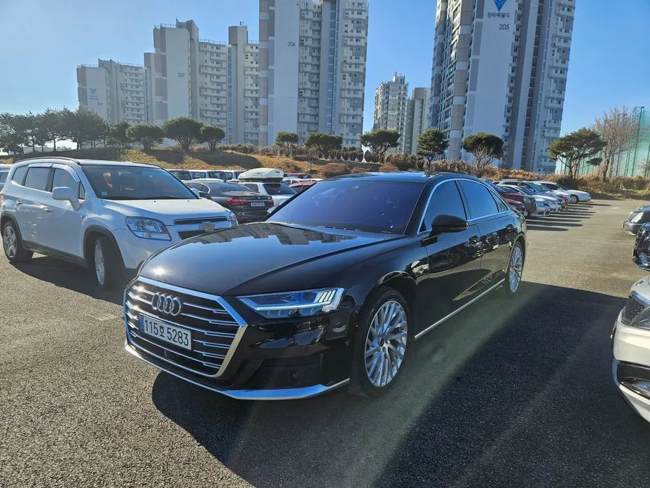 Audi A8 — фото 7