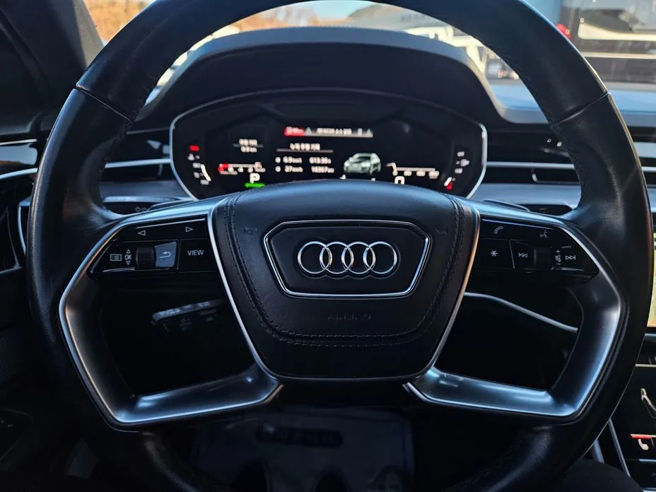 Audi A8 — фото 5