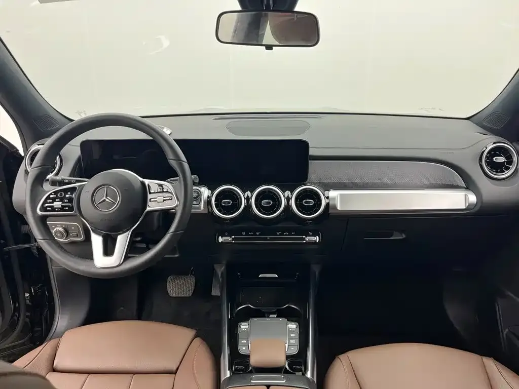 Mercedes-Benz GLB — фото 10