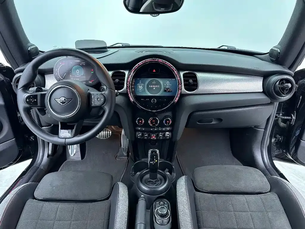 MINI JCW (John Cooper Works) — фото 10