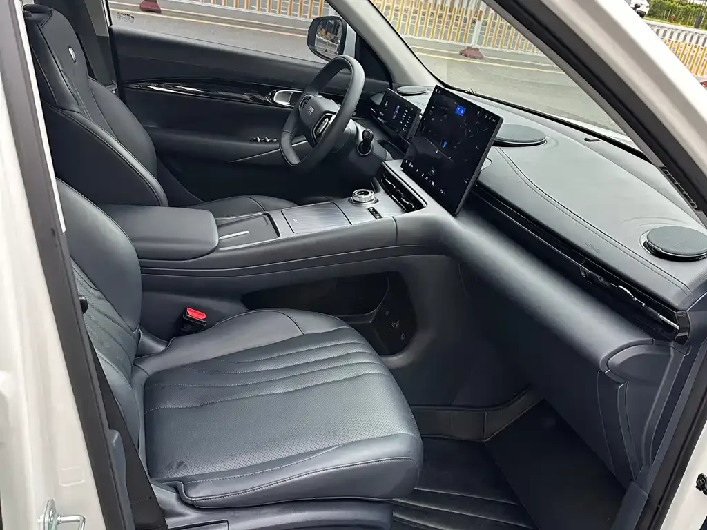 Geely Galaxy E5 — фото 10