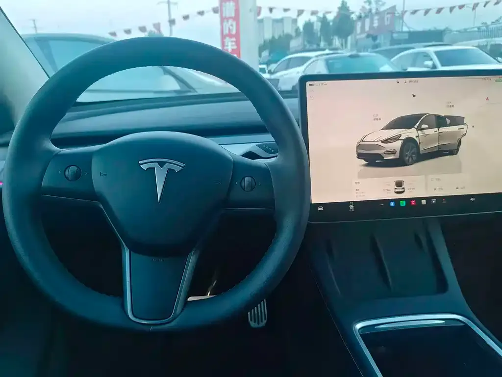 Tesla Model Y — фото 4