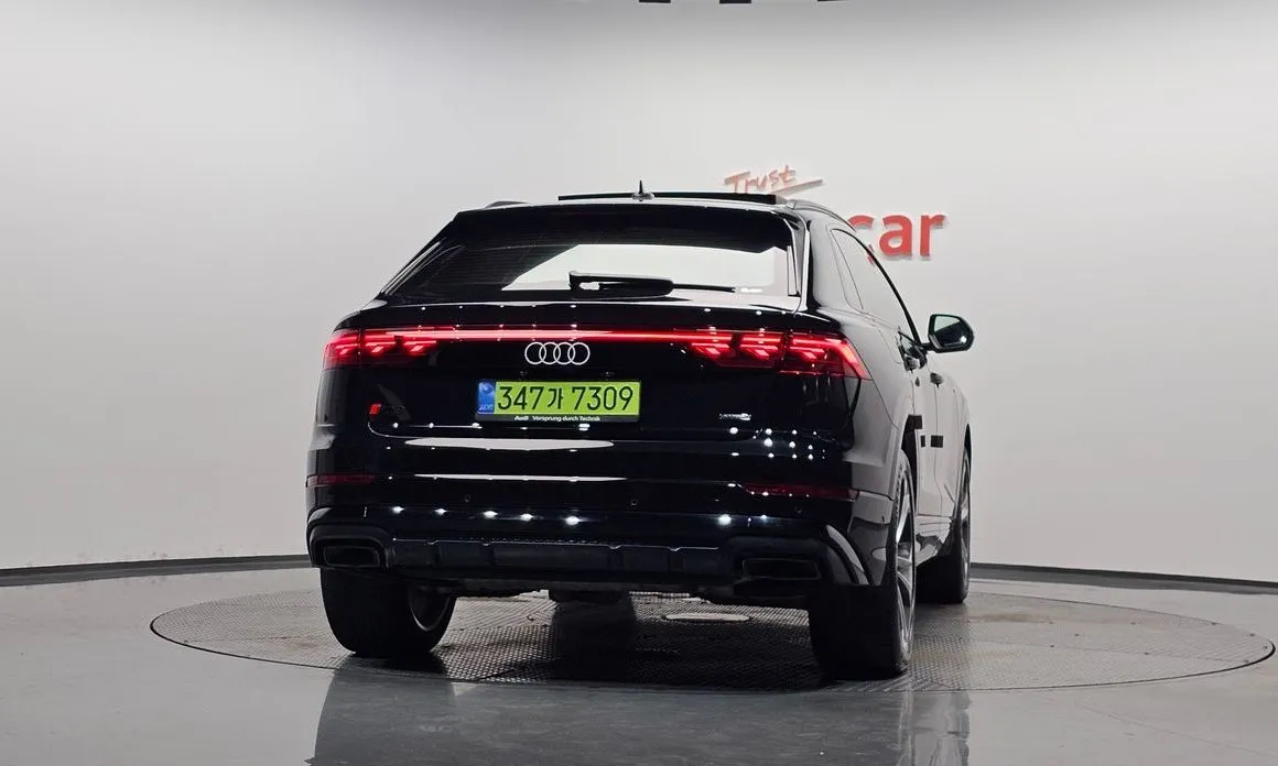 Audi Q8 — фото 8