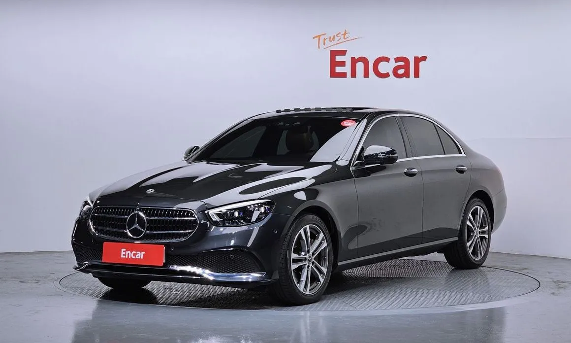 Mercedes-Benz E-Class — фото 1