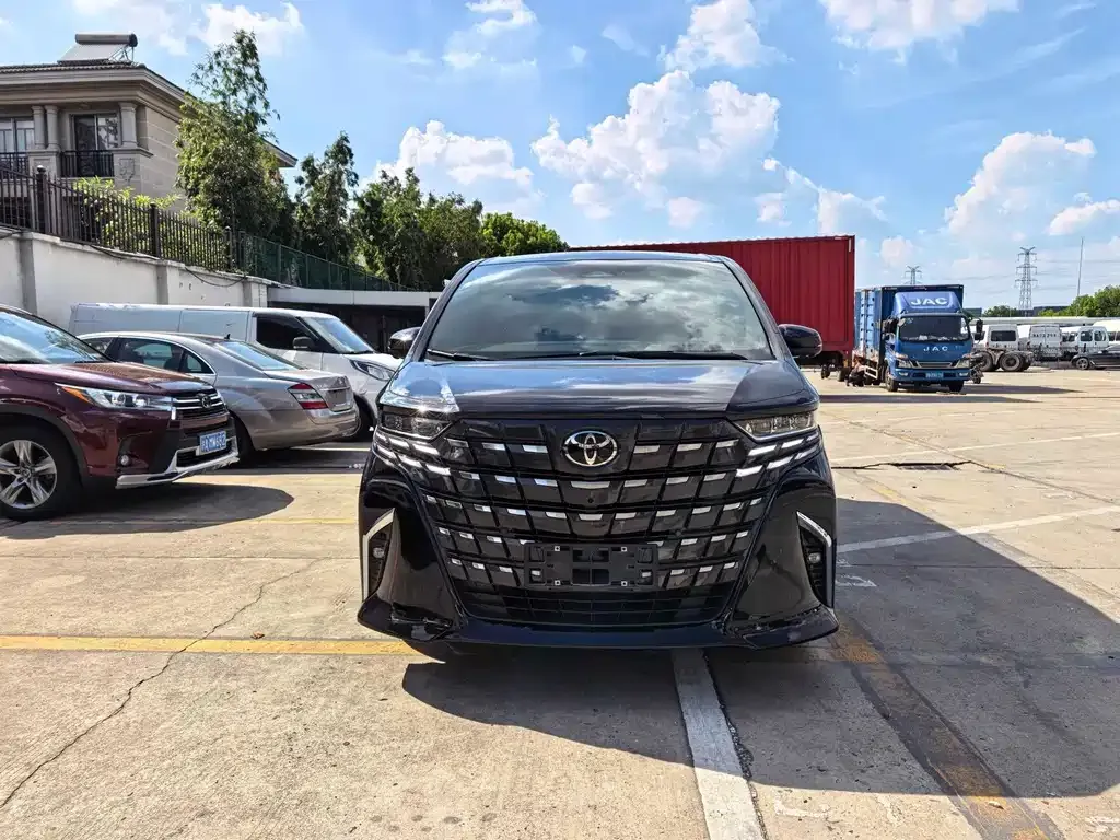 Toyota Alphard — фото 5