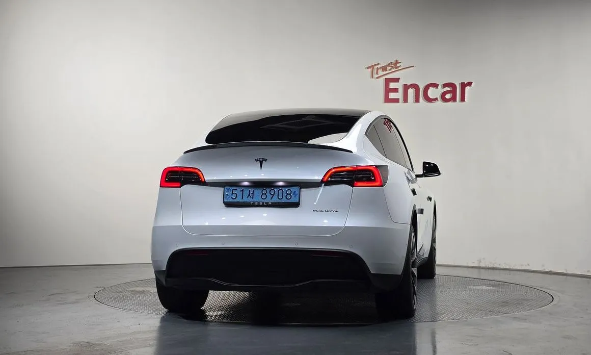 Tesla Model Y — фото 5