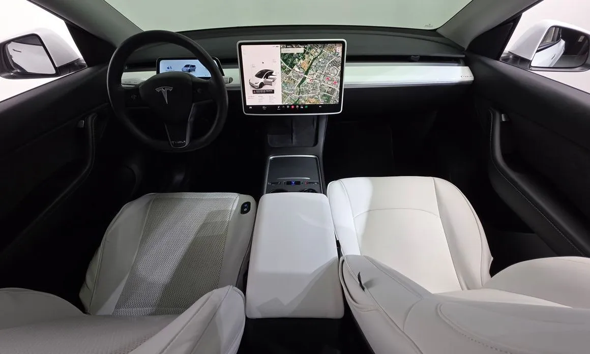Tesla Model Y — фото 9
