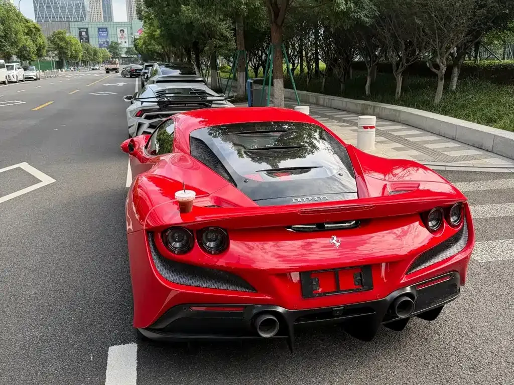 Ferrari F8 — фото 5