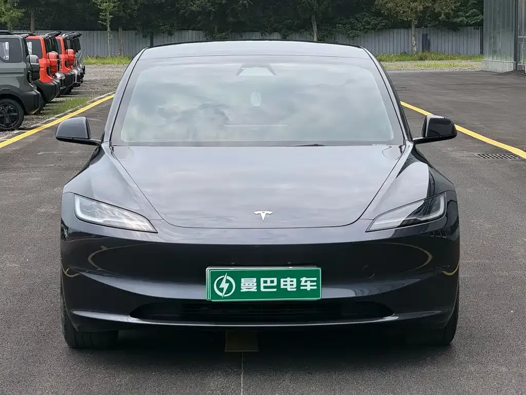 Tesla Model 3 — фото 4