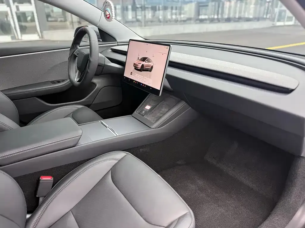 Tesla Model 3 — фото 6