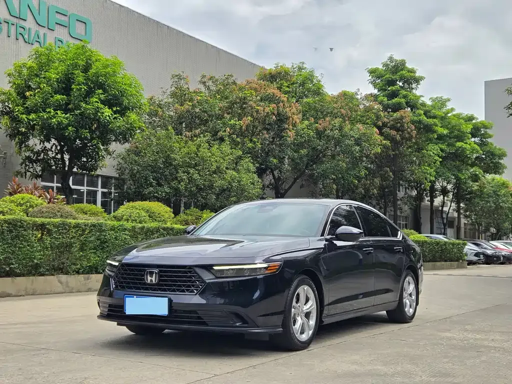 Honda Accord — фото 7