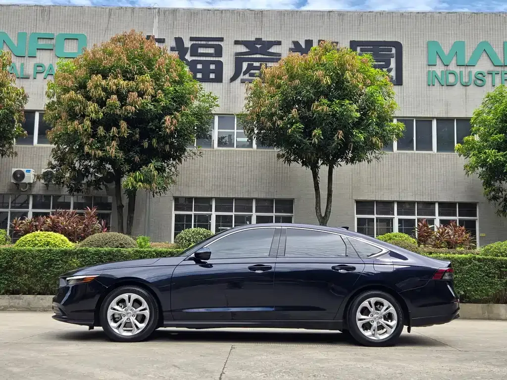 Honda Accord — фото 8