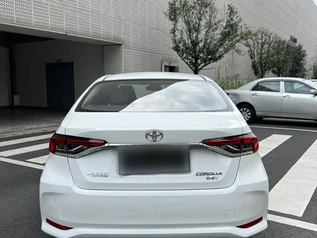Toyota Corolla — фото 2