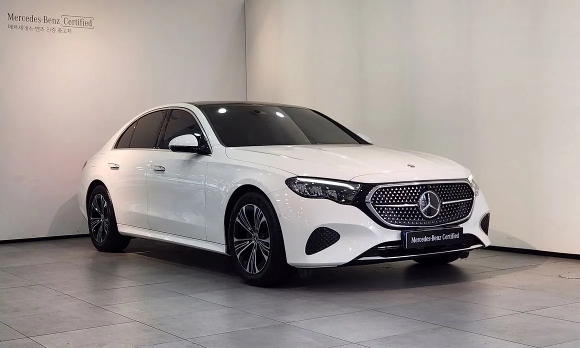 Mercedes-Benz E-Class — фото 1