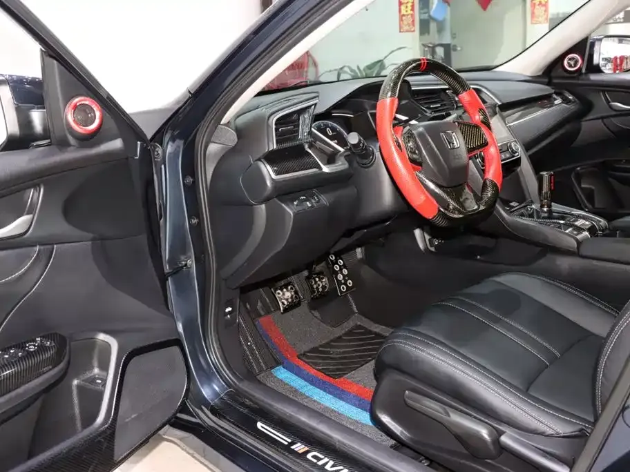 Honda Civic — фото 10