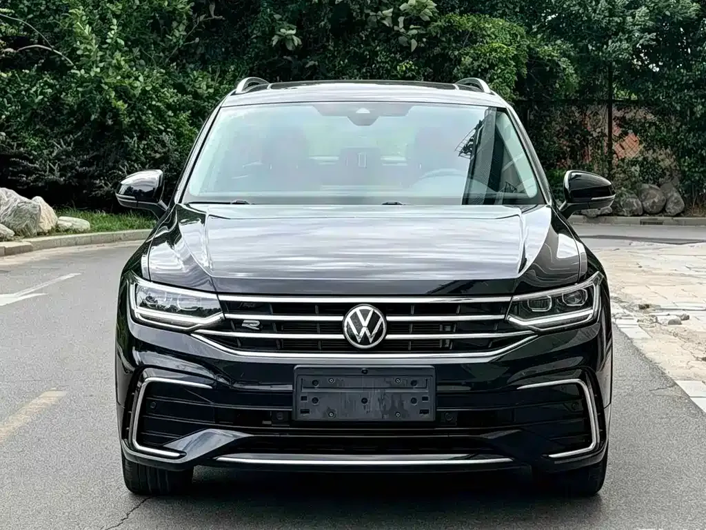 Volkswagen Tiguan L — фото 4