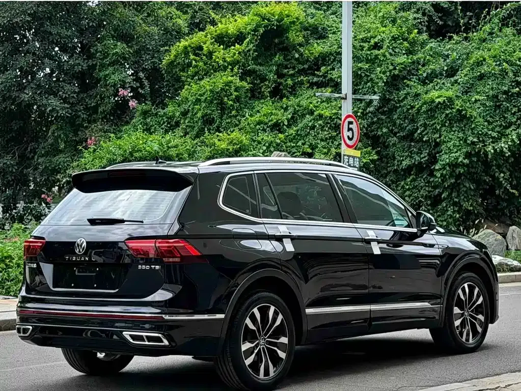 Volkswagen Tiguan L — фото 7