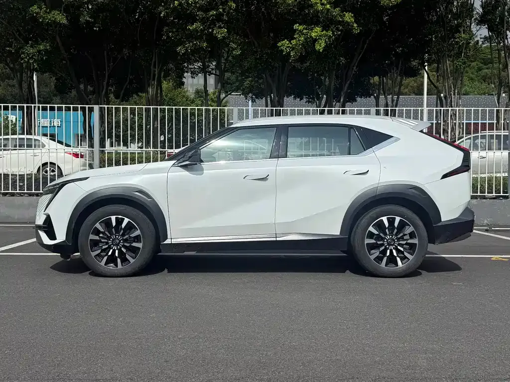 GAC Motor Shadow Cool — фото 10