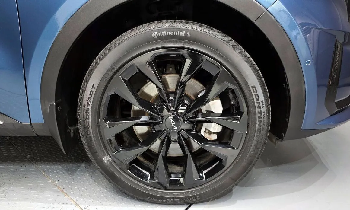 Kia Sorento — фото 10