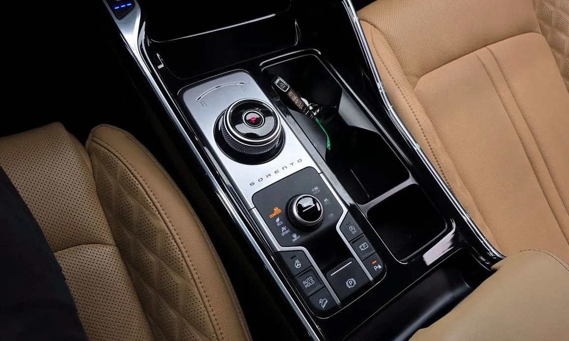 Kia Sorento — фото 7