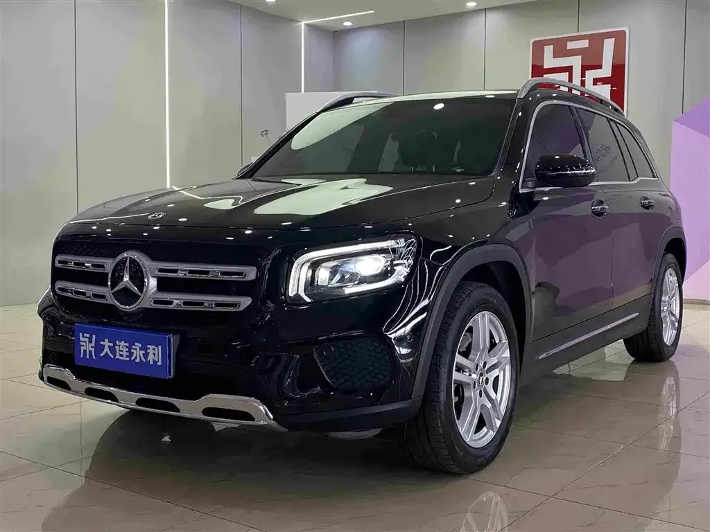 Mercedes-Benz GLB — фото 1