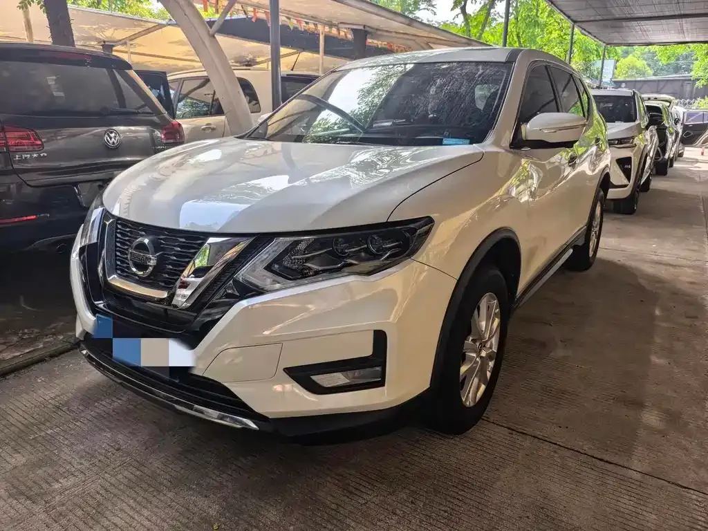 Nissan X-Trail — фото 1