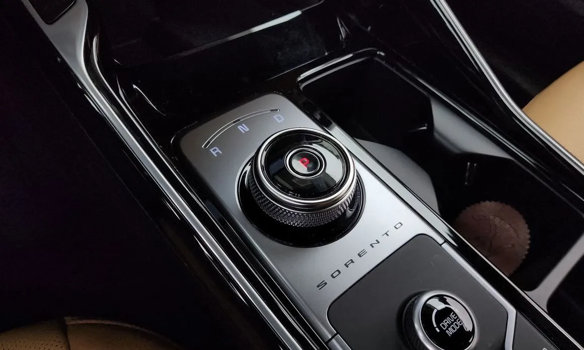 Kia Sorento — фото 5