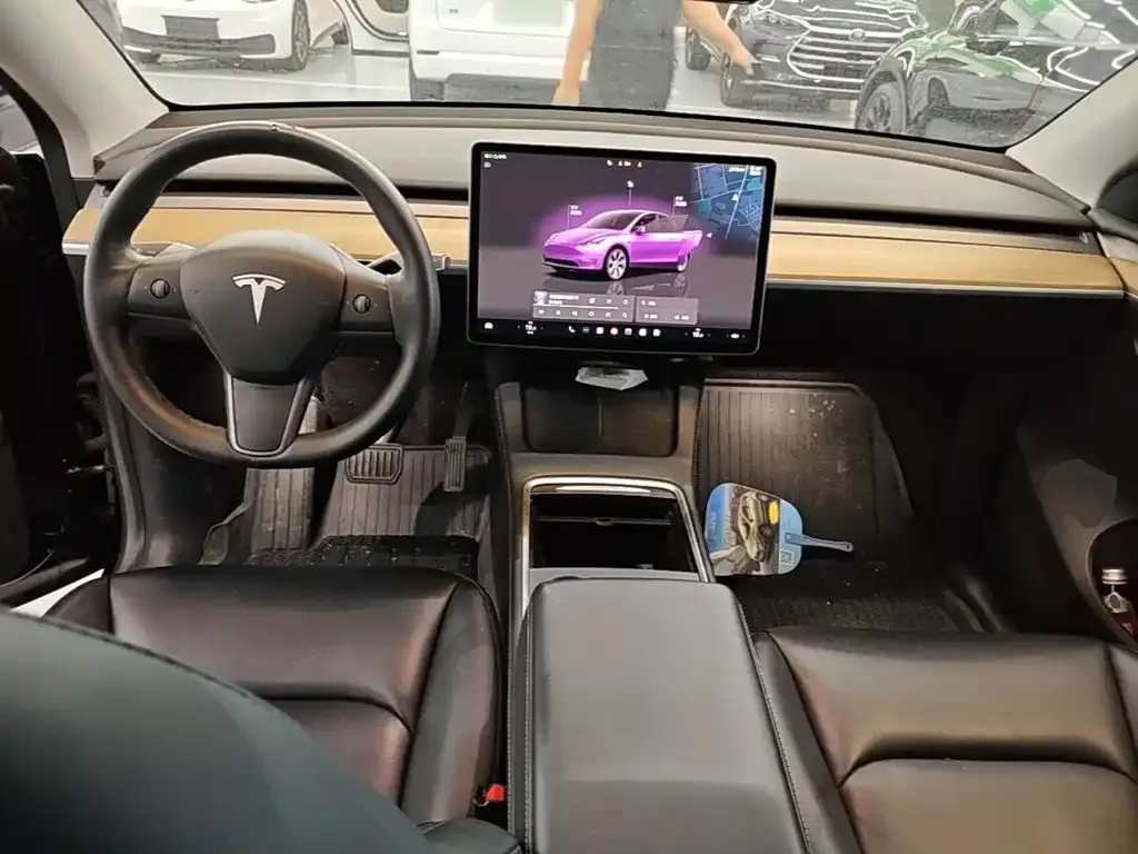 Tesla Model Y — фото 7