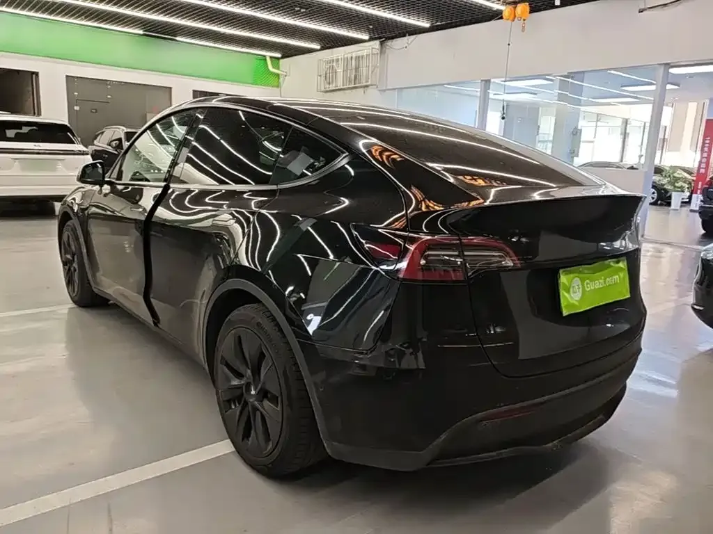 Tesla Model Y — фото 4
