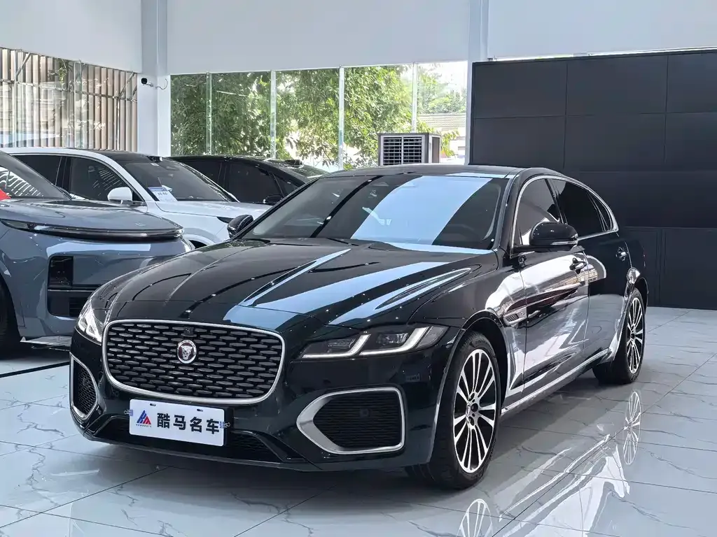 Jaguar XFL — фото 1