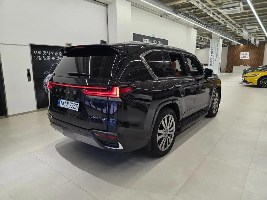 Lexus LX — фото 9