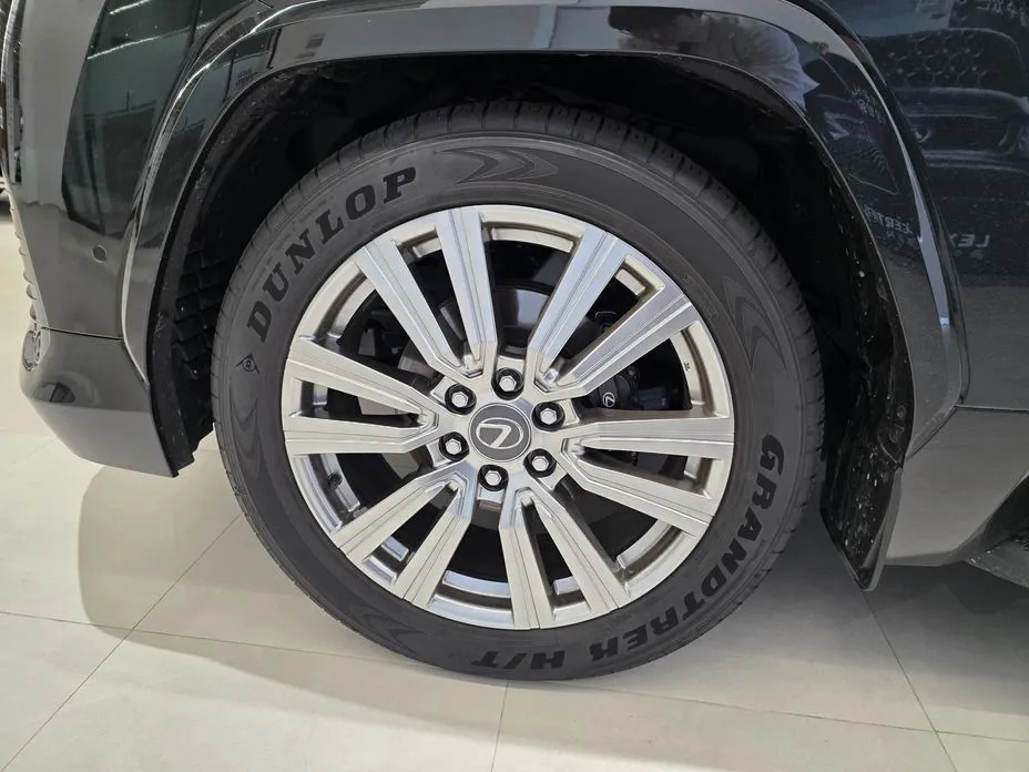 Lexus LX — фото 7