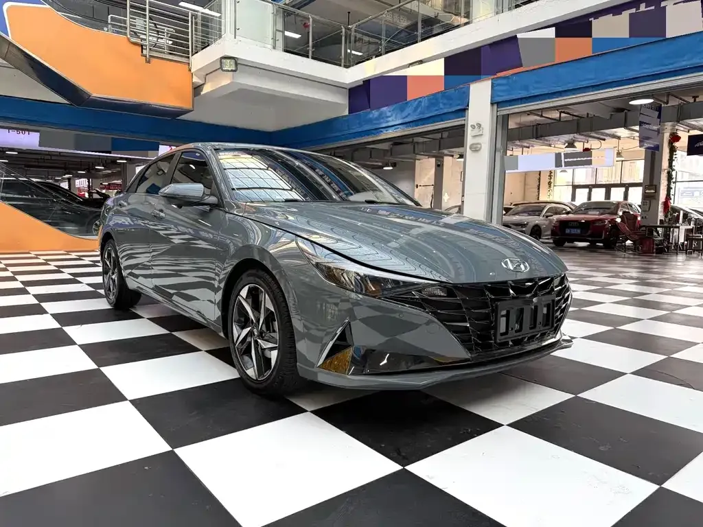 Hyundai Elantra — фото 4