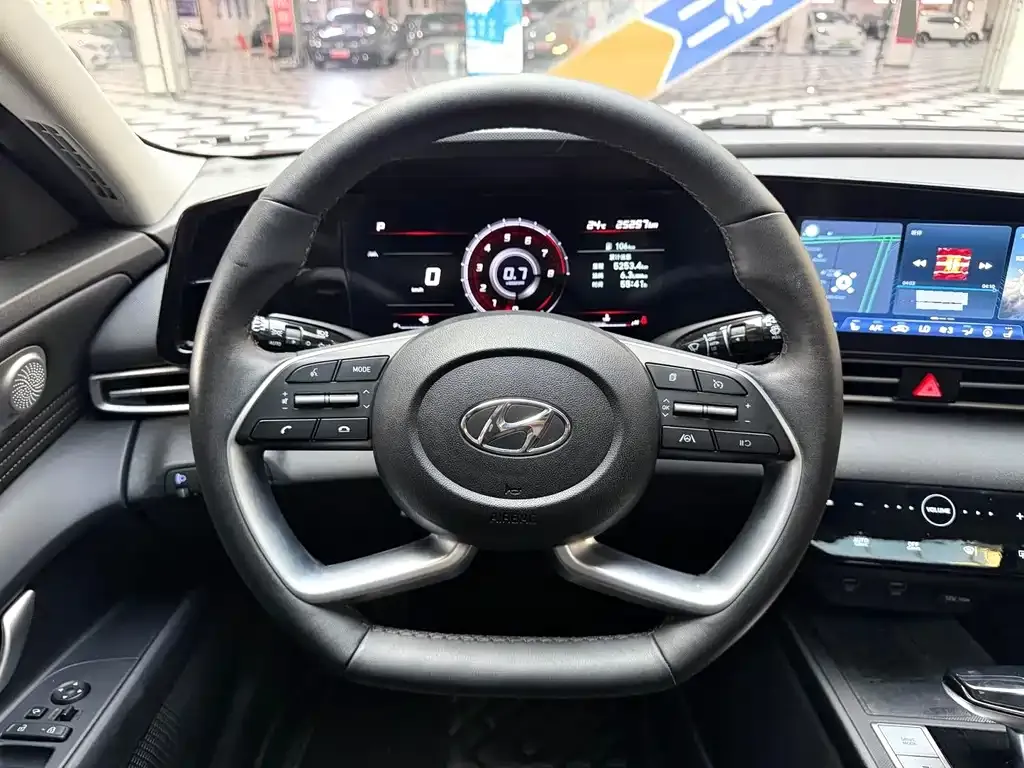 Hyundai Elantra — фото 9