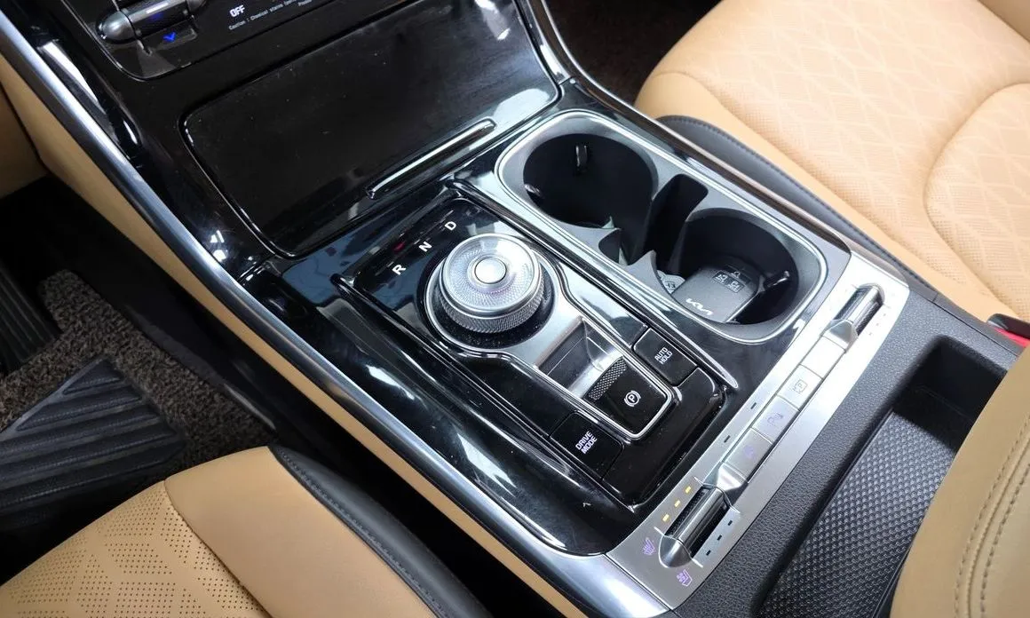 Kia Carnival — фото 10