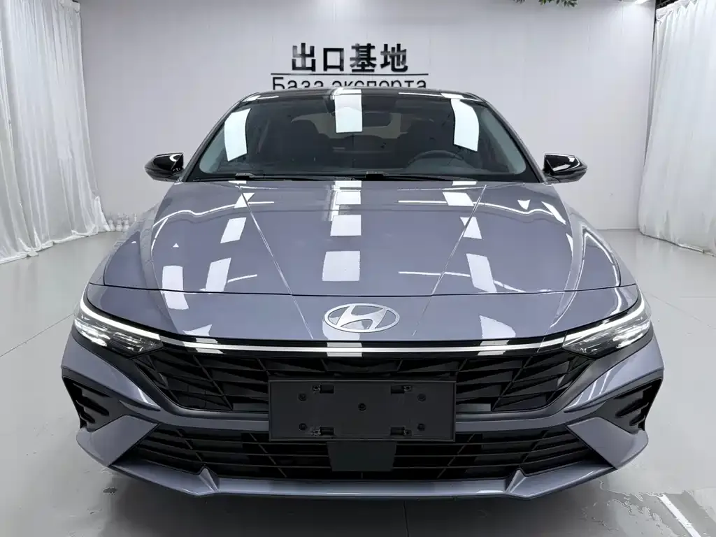 Hyundai Elantra — фото 7
