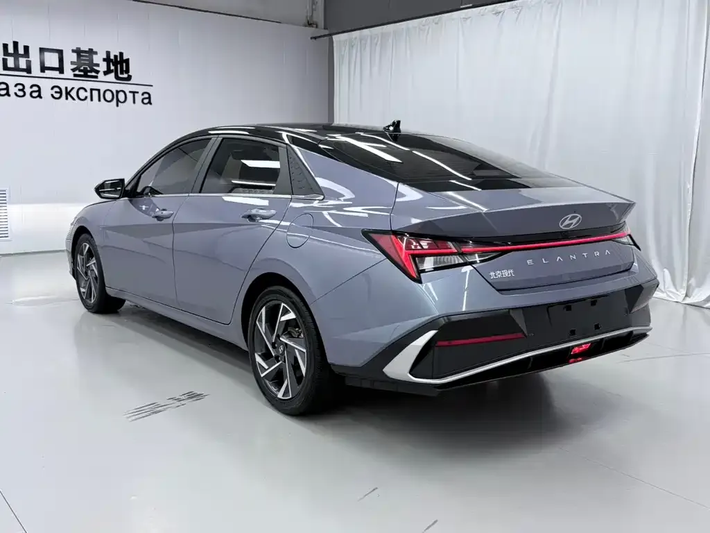 Hyundai Elantra — фото 4