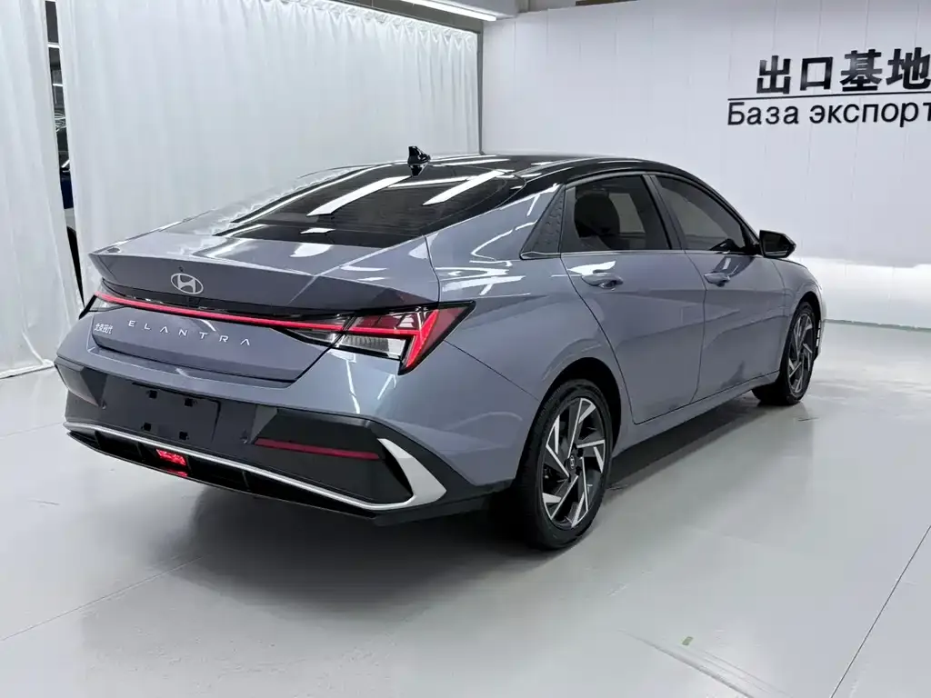 Hyundai Elantra — фото 9