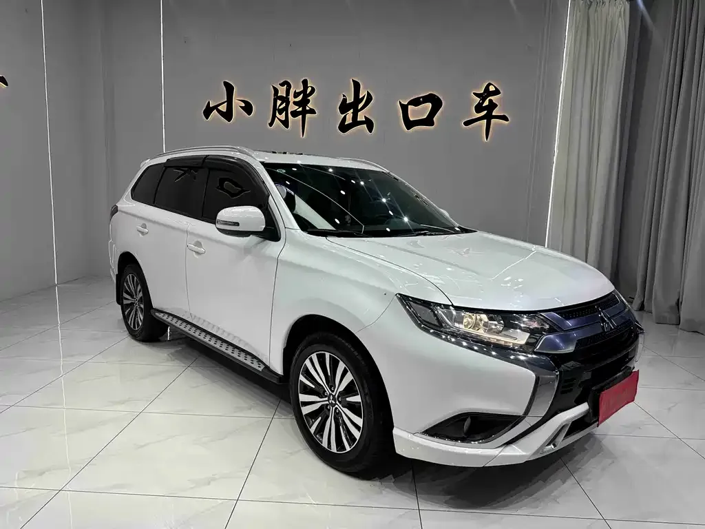 Mitsubishi Outlander — фото 3