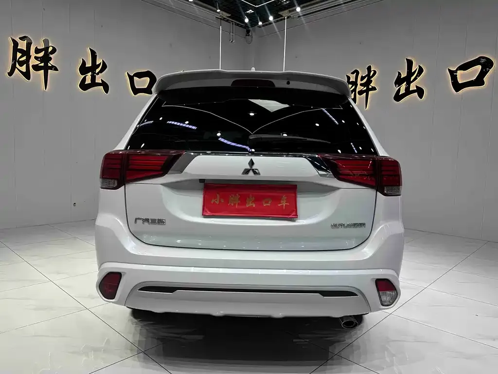 Mitsubishi Outlander — фото 10