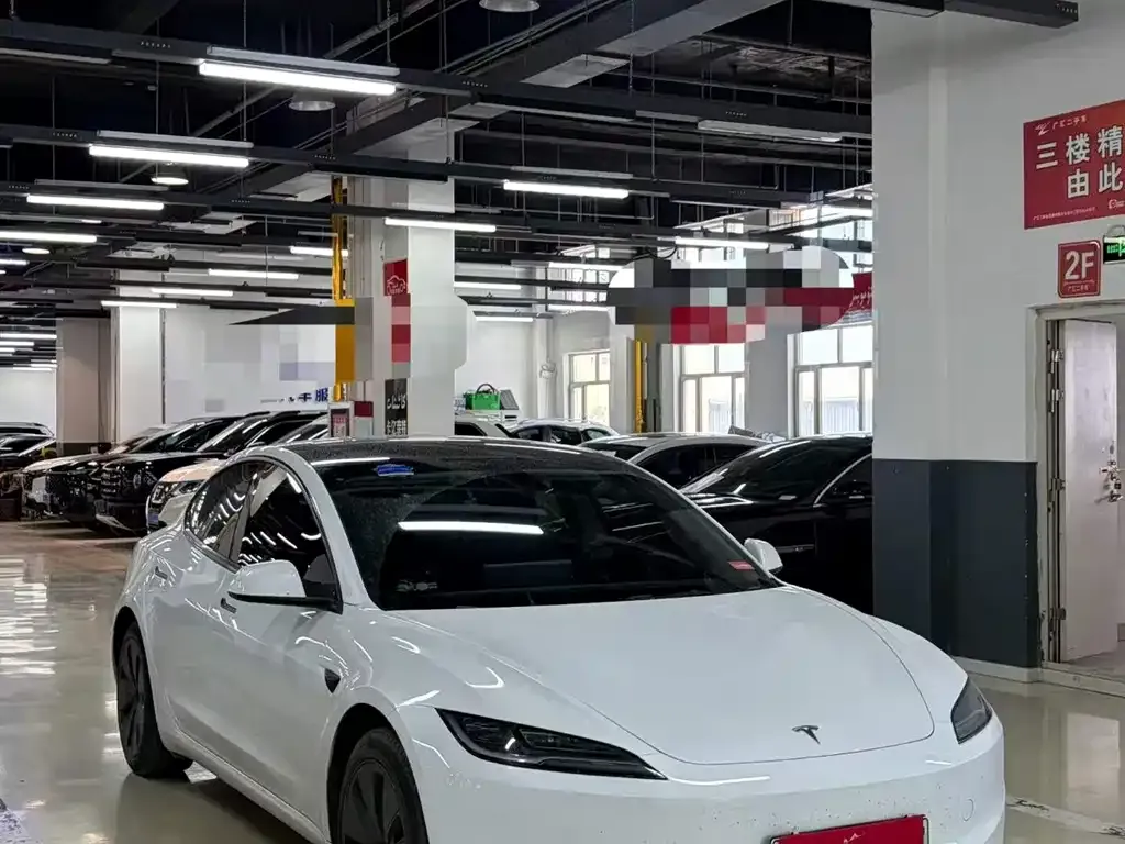 Tesla Model 3 — фото 8