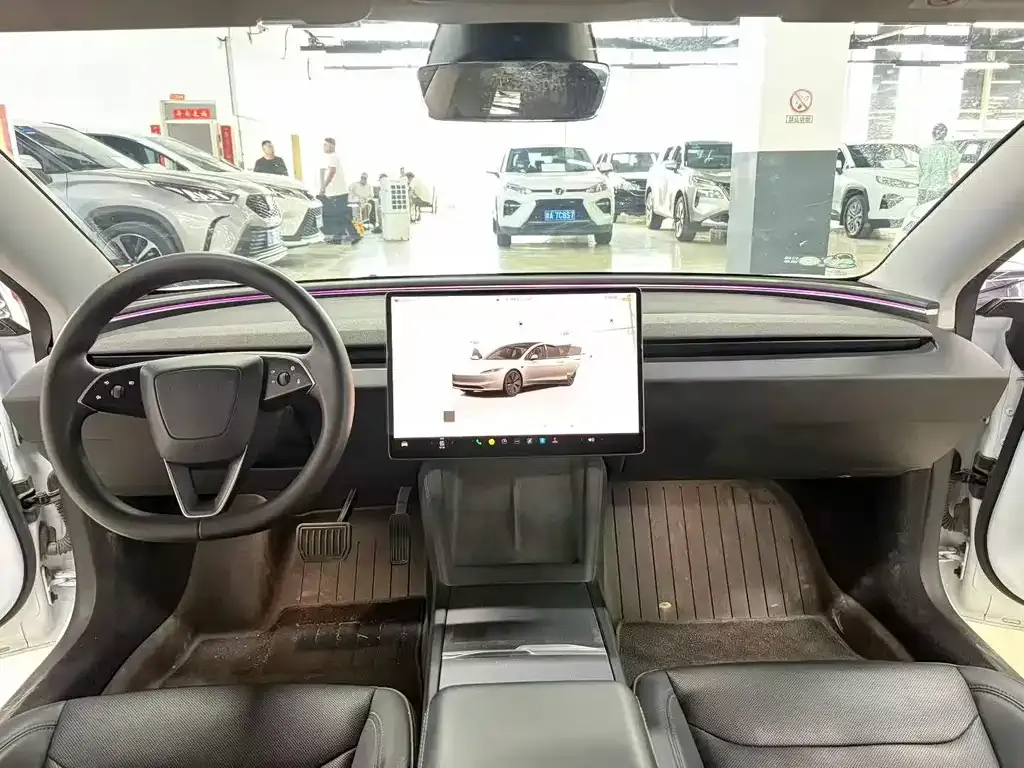 Tesla Model 3 — фото 4