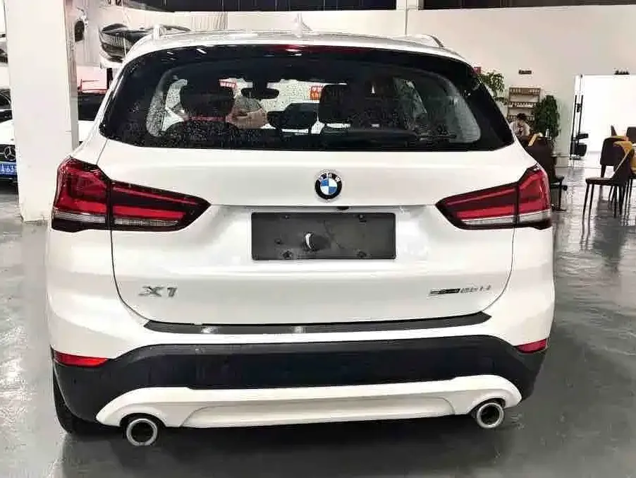 BMW X1 — фото 8