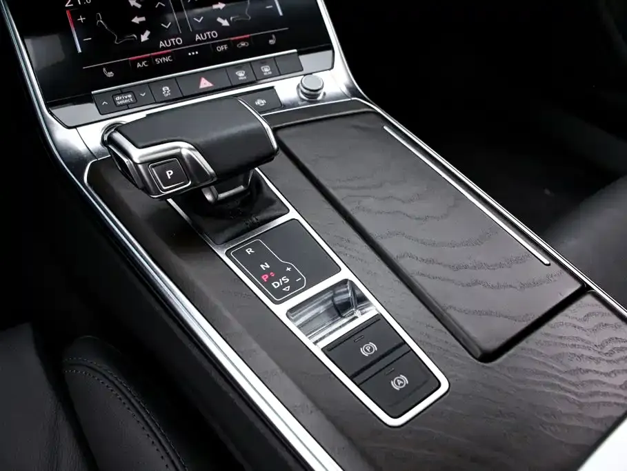 Audi A6L — фото 7