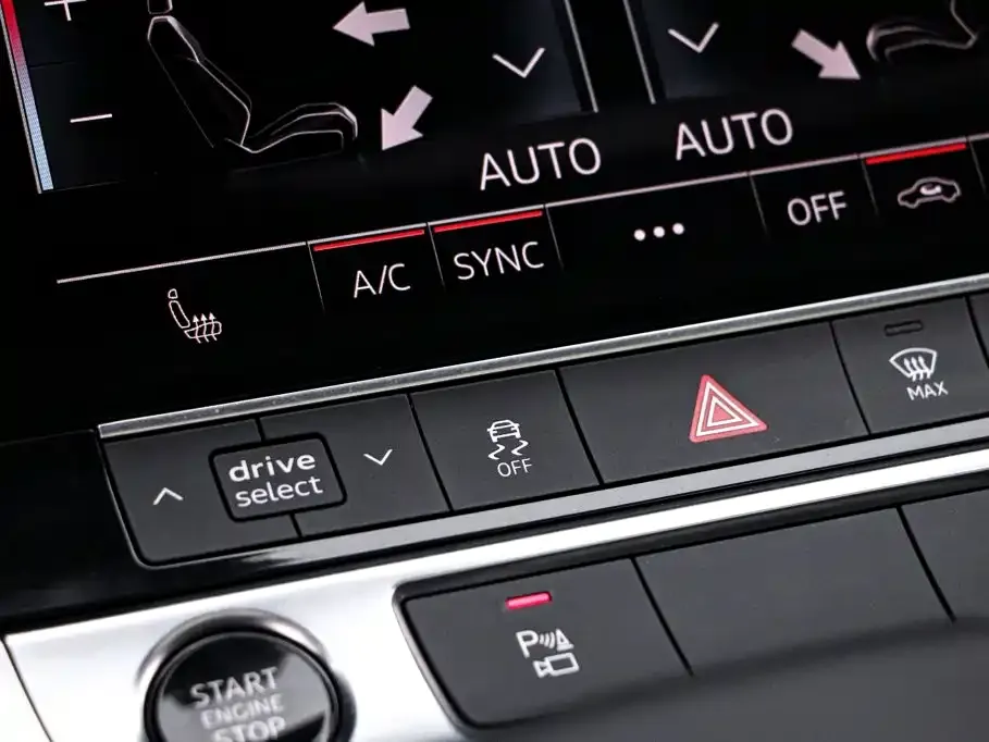 Audi A6L — фото 10