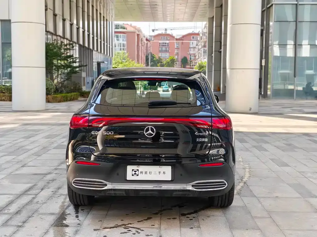 Mercedes-Benz EQE SUV — фото 4