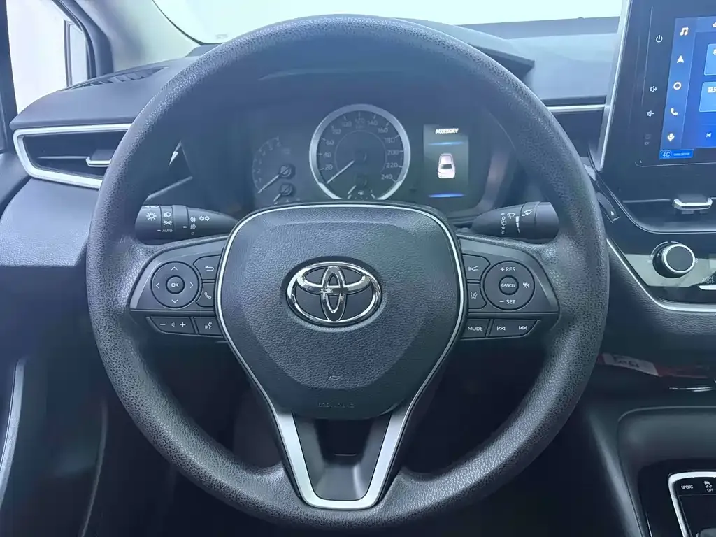 Toyota Corolla — фото 10
