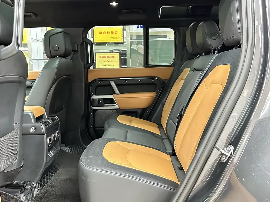 Land Rover Defender — фото 6