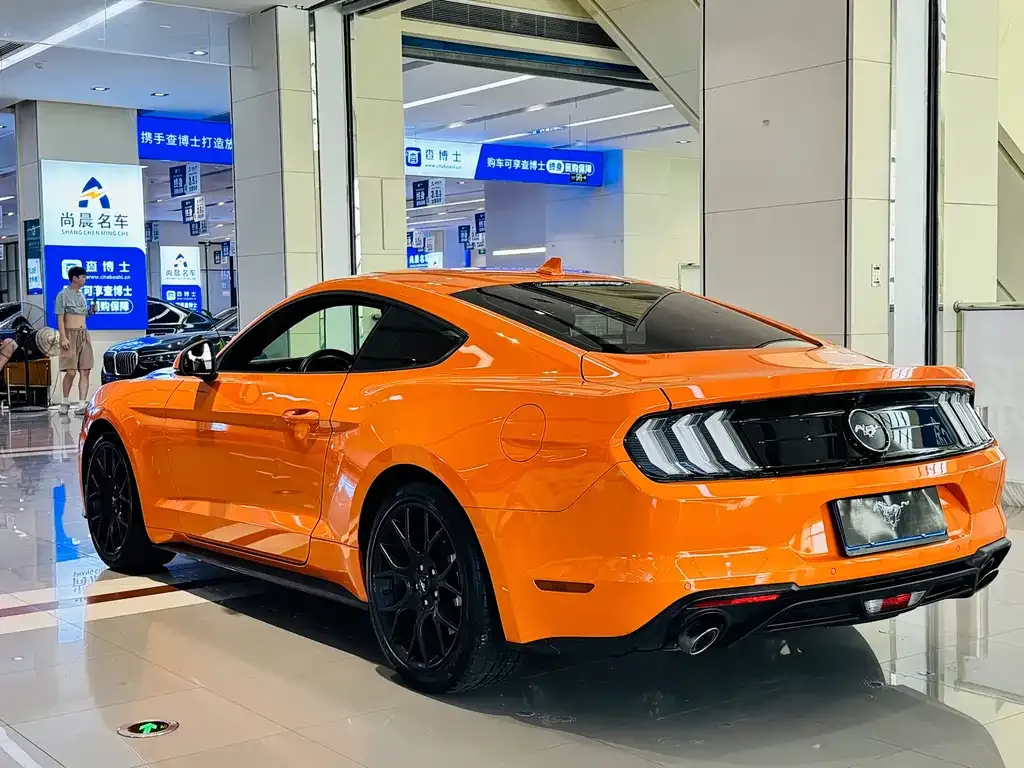 Ford Mustang — фото 9